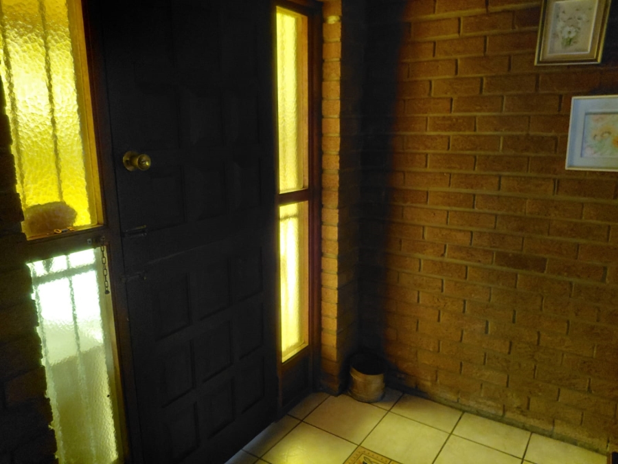 5 Bedroom Property for Sale in Roodekopjes Ah North West